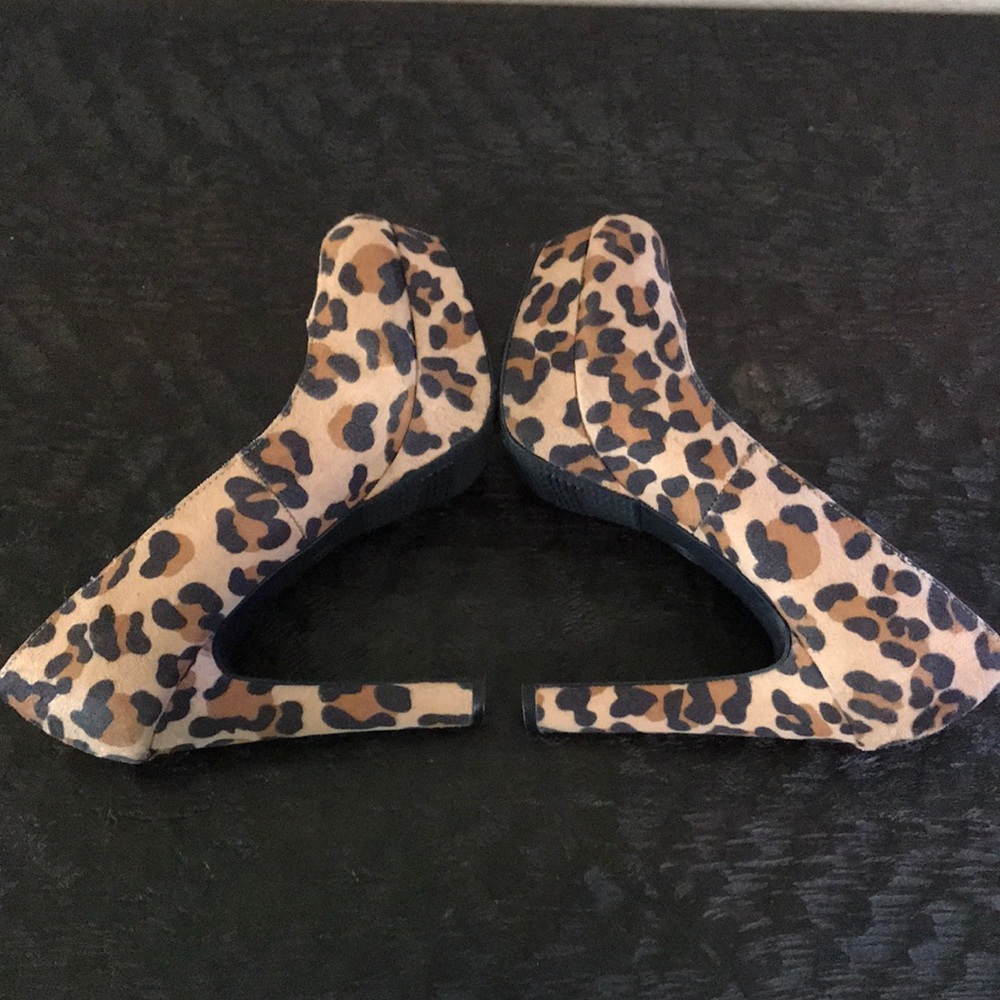Mossimo Leopard Print Platform Pump - image 5